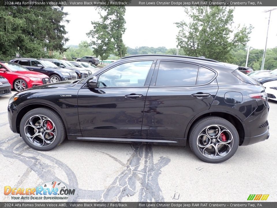 2024 Alfa Romeo Stelvio Veloce AWD Vulcano Black Metallic / Red/Black Photo #2