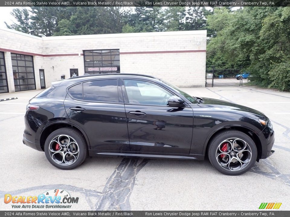 2024 Alfa Romeo Stelvio Veloce AWD Vulcano Black Metallic / Red/Black Photo #6