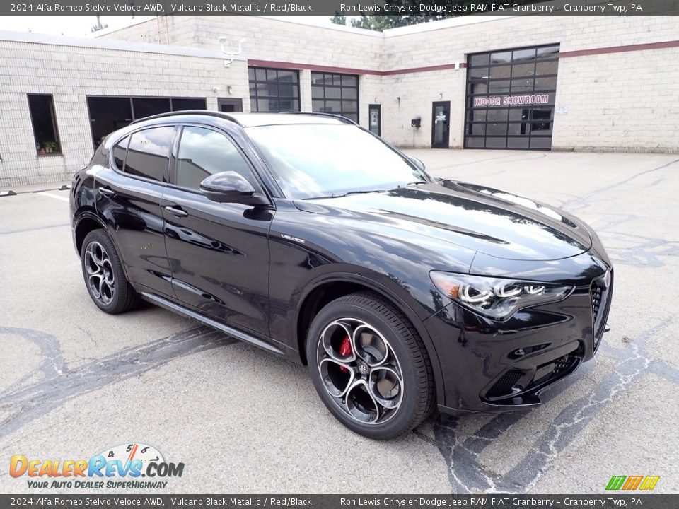 2024 Alfa Romeo Stelvio Veloce AWD Vulcano Black Metallic / Red/Black Photo #7