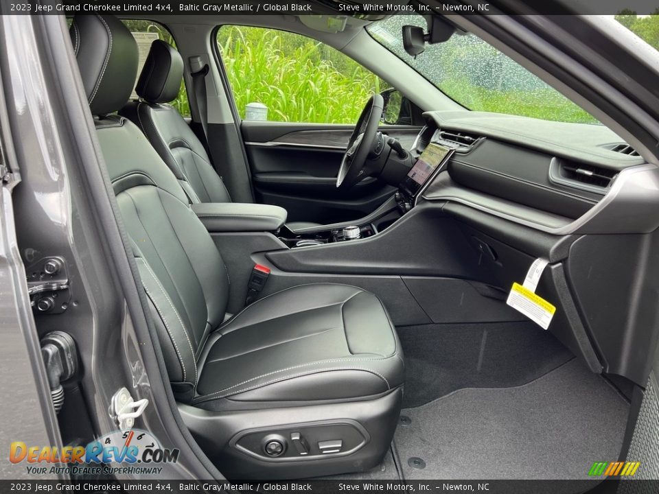 Front Seat of 2023 Jeep Grand Cherokee Limited 4x4 Photo #18