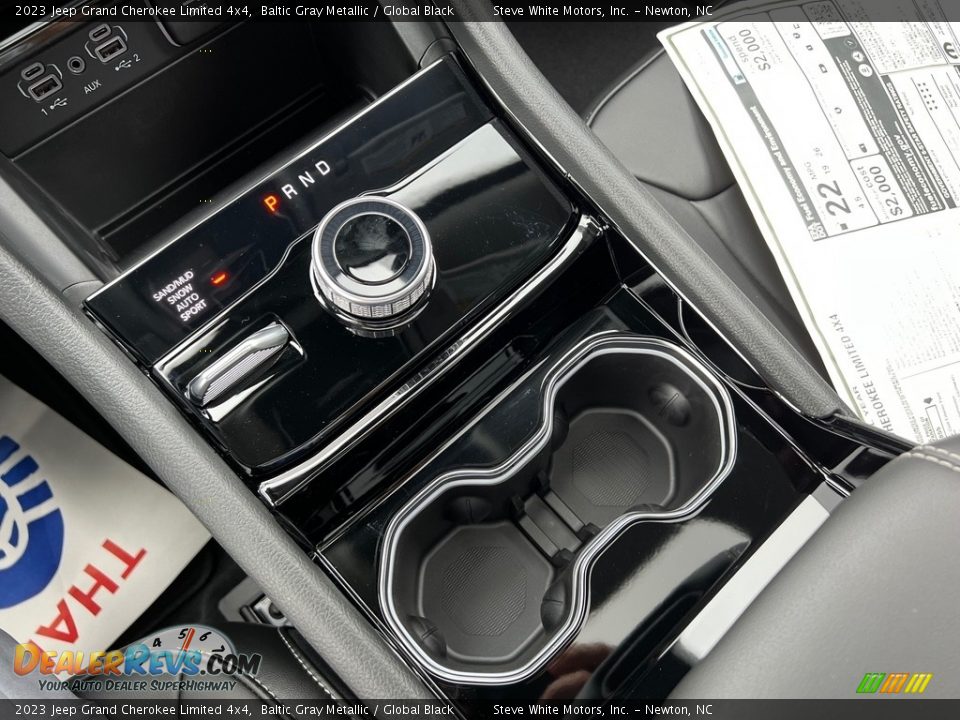 2023 Jeep Grand Cherokee Limited 4x4 Shifter Photo #26