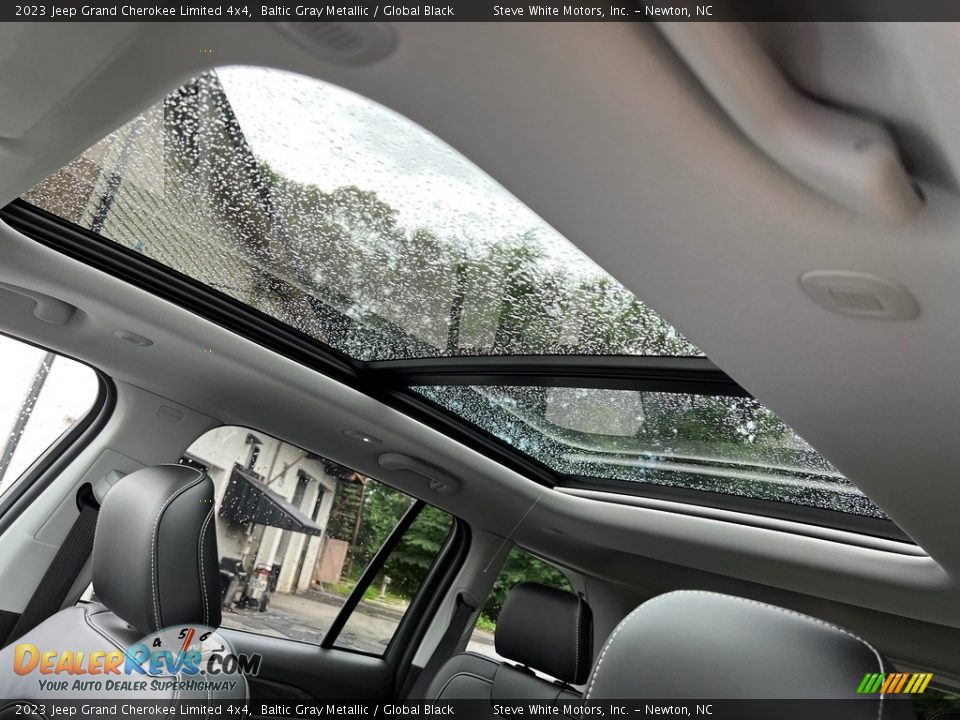 Sunroof of 2023 Jeep Grand Cherokee Limited 4x4 Photo #28