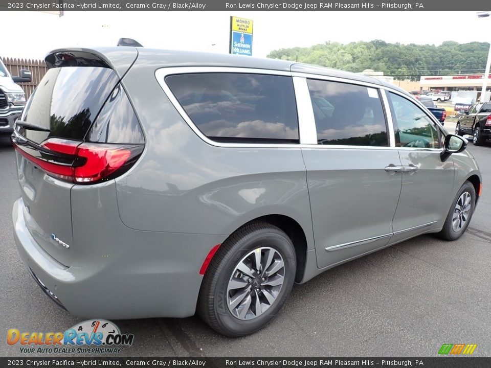 2023 Chrysler Pacifica Hybrid Limited Ceramic Gray / Black/Alloy Photo #6