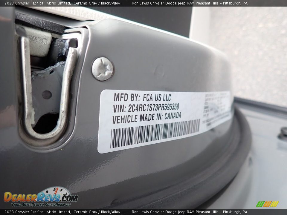 2023 Chrysler Pacifica Hybrid Limited Ceramic Gray / Black/Alloy Photo #16