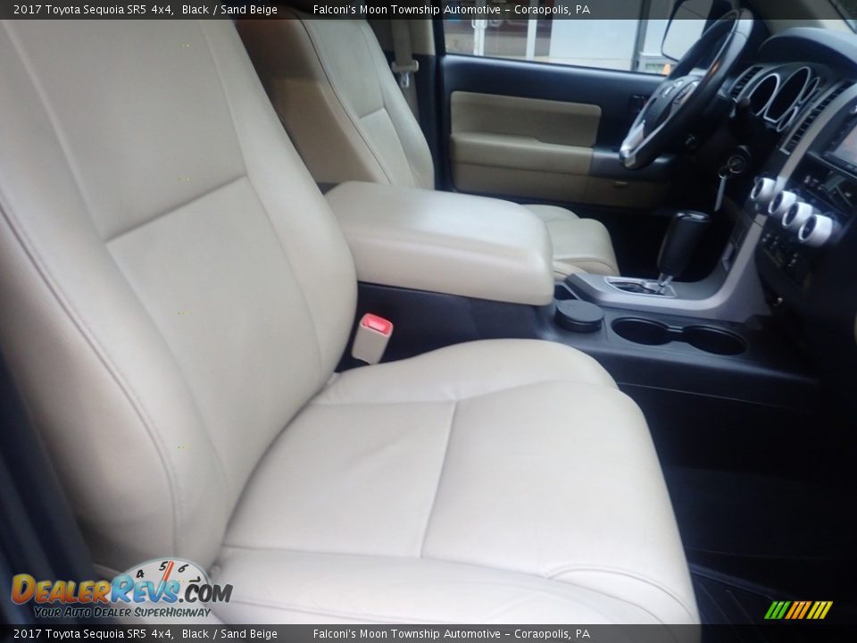 Front Seat of 2017 Toyota Sequoia SR5 4x4 Photo #11