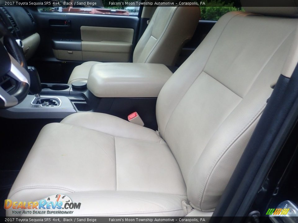 Front Seat of 2017 Toyota Sequoia SR5 4x4 Photo #19