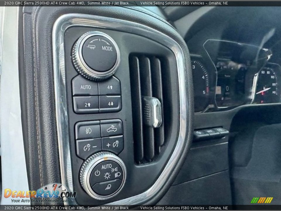 Controls of 2020 GMC Sierra 2500HD AT4 Crew Cab 4WD Photo #3