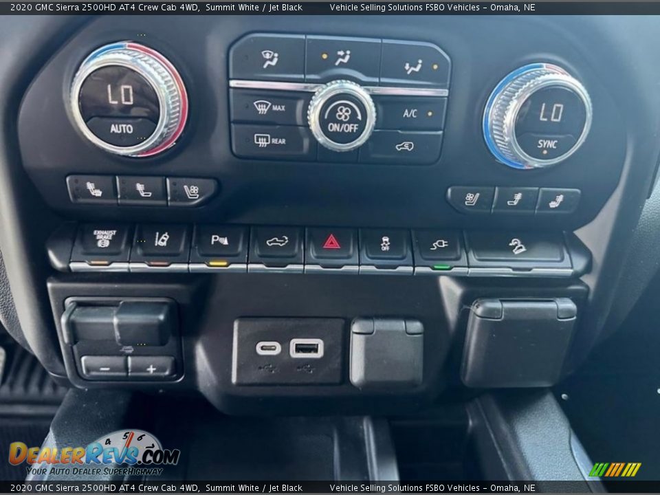 Controls of 2020 GMC Sierra 2500HD AT4 Crew Cab 4WD Photo #5