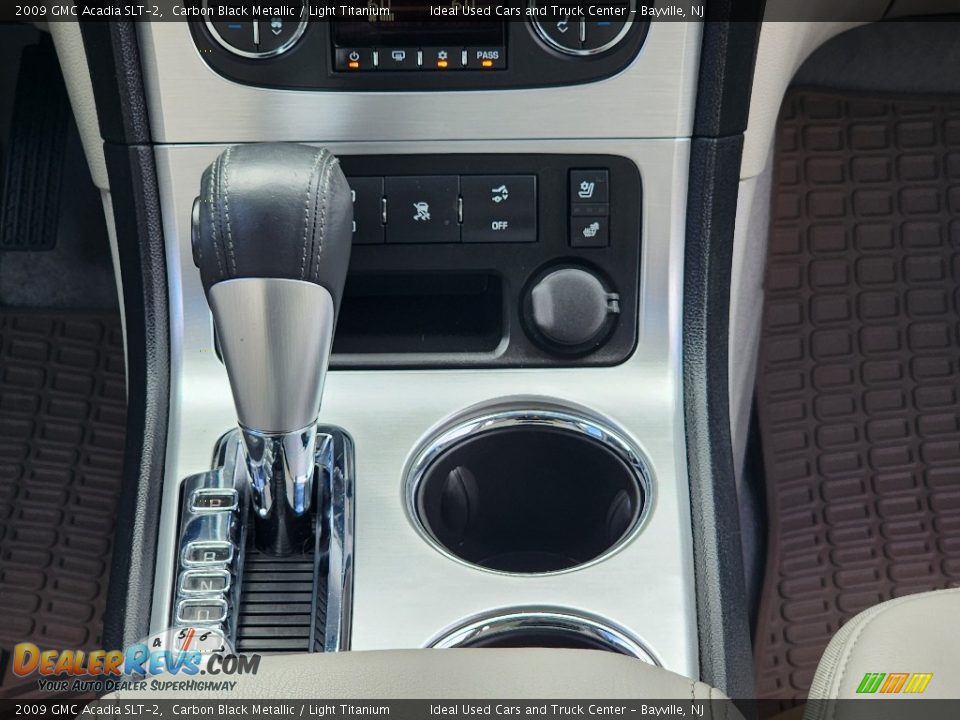 2009 GMC Acadia SLT-2 Shifter Photo #17