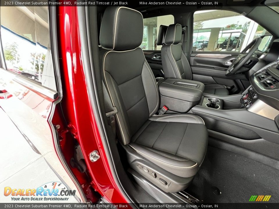 Front Seat of 2023 Chevrolet Suburban Premier 4WD Photo #25