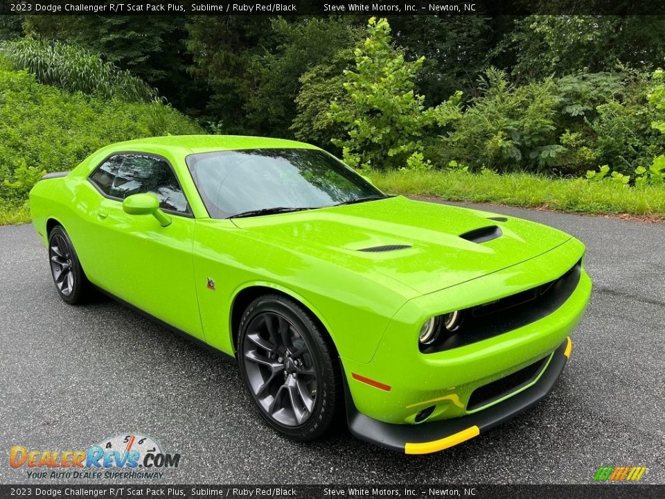 Front 3/4 View of 2023 Dodge Challenger R/T Scat Pack Plus Photo #4