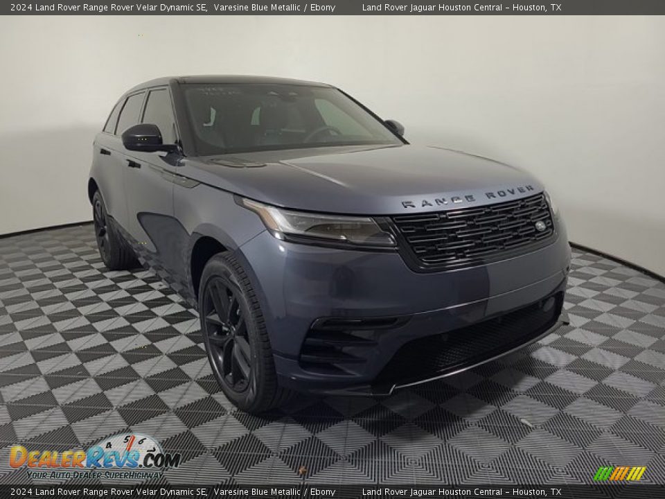 Front 3/4 View of 2024 Land Rover Range Rover Velar Dynamic SE Photo #12