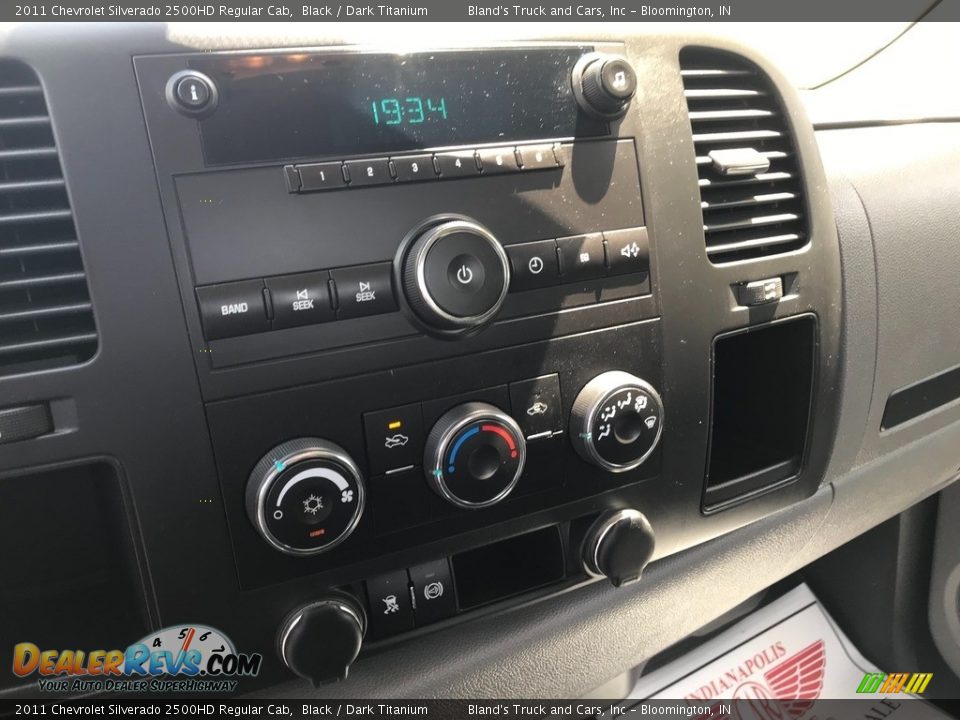Controls of 2011 Chevrolet Silverado 2500HD Regular Cab Photo #18