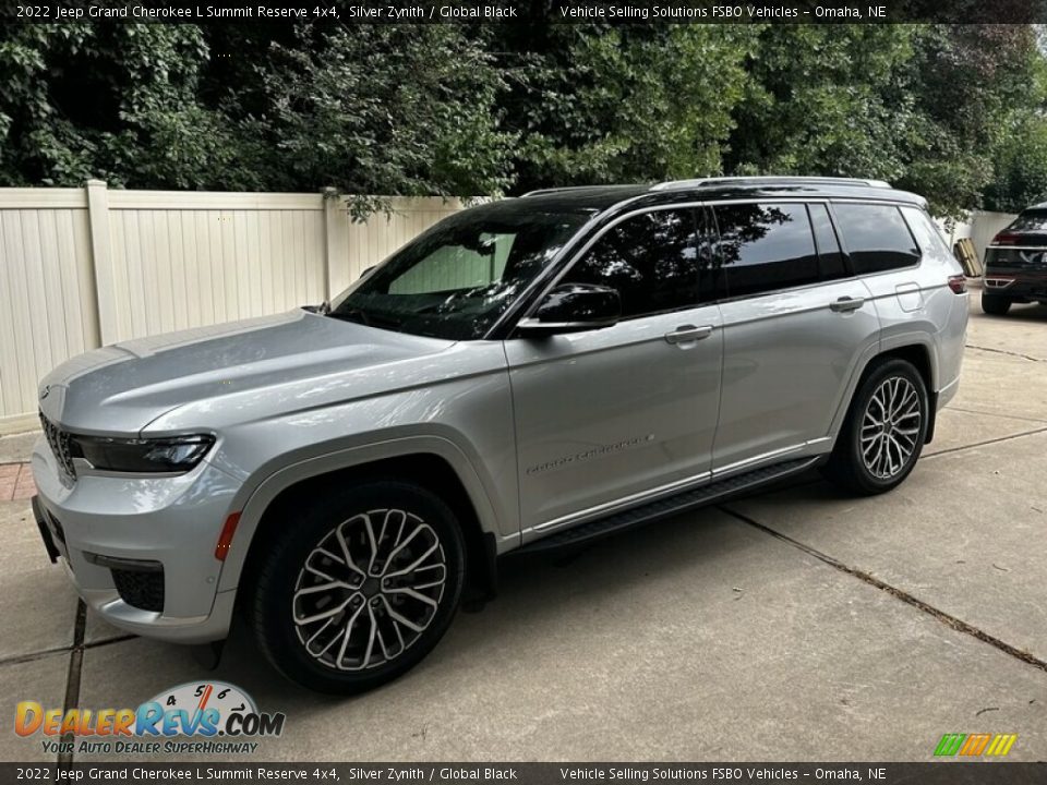 Front 3/4 View of 2022 Jeep Grand Cherokee L Summit Reserve 4x4 Photo #1