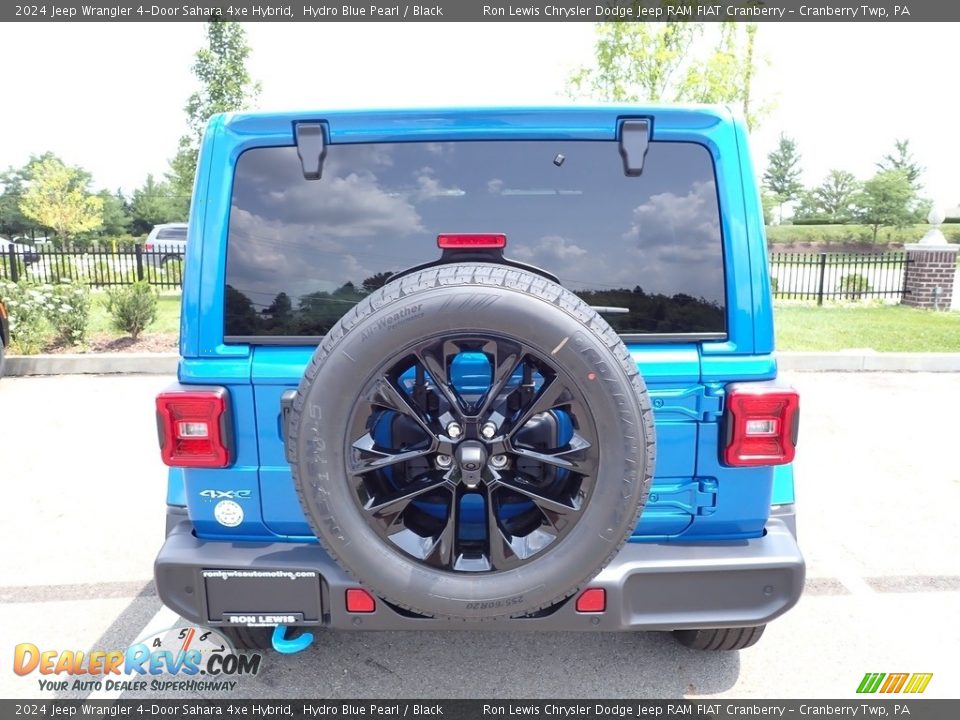 2024 Jeep Wrangler 4-Door Sahara 4xe Hybrid Hydro Blue Pearl / Black Photo #4