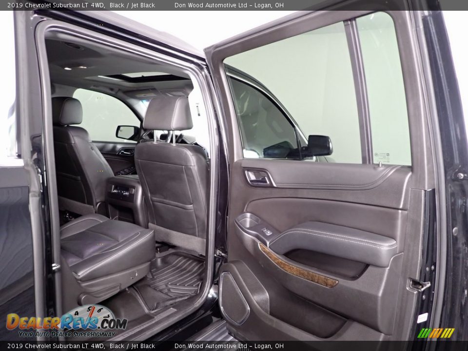 2019 Chevrolet Suburban LT 4WD Black / Jet Black Photo #31