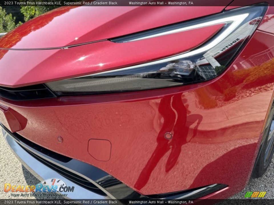 2023 Toyota Prius Hatchback XLE Supersonic Red / Gradient Black Photo #21