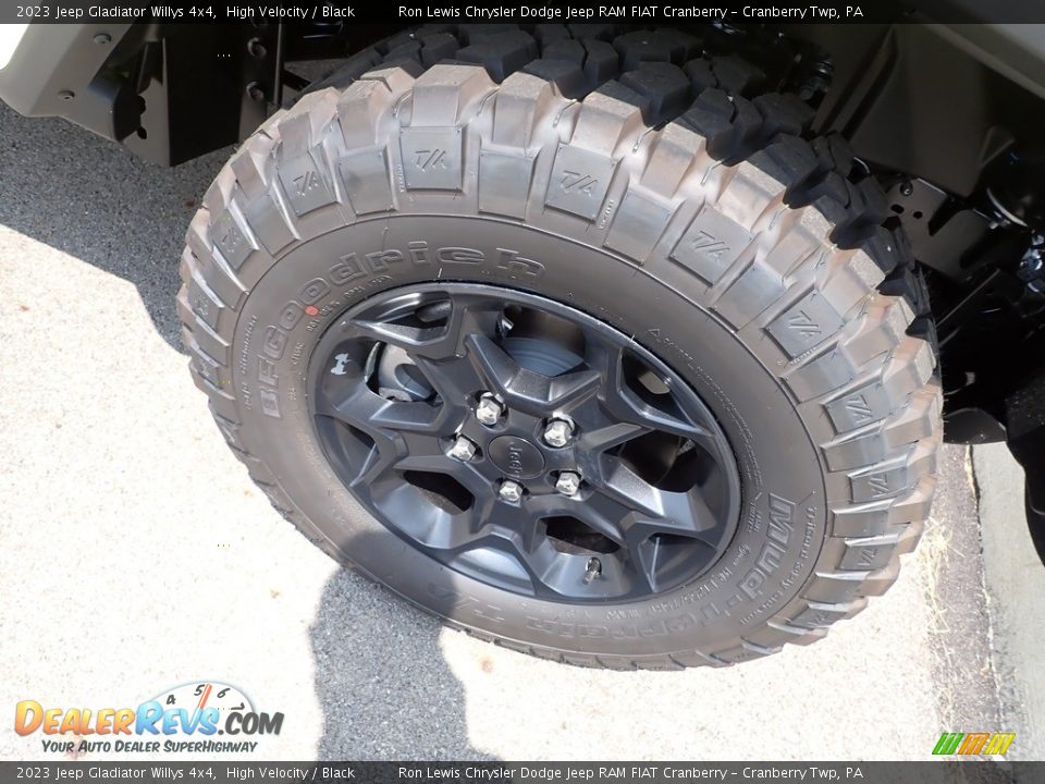 2023 Jeep Gladiator Willys 4x4 High Velocity / Black Photo #9
