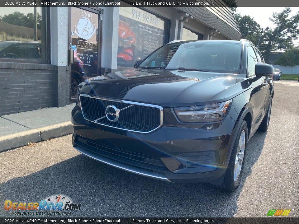 2020 Volvo XC40 T4 Momentum Black Stone / Blond/Charcoal Photo #3