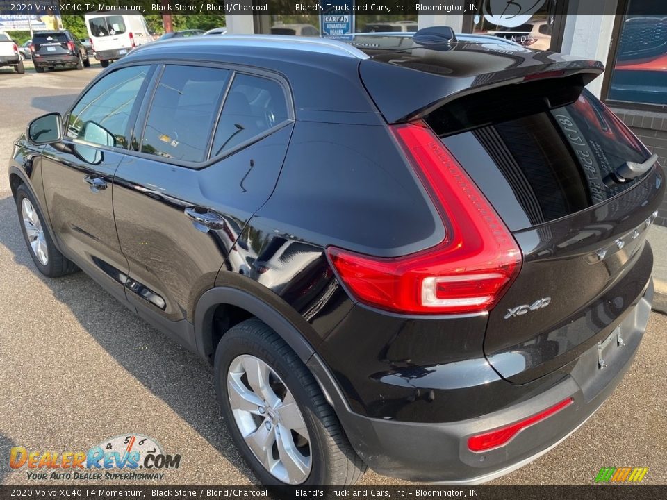 2020 Volvo XC40 T4 Momentum Black Stone / Blond/Charcoal Photo #5