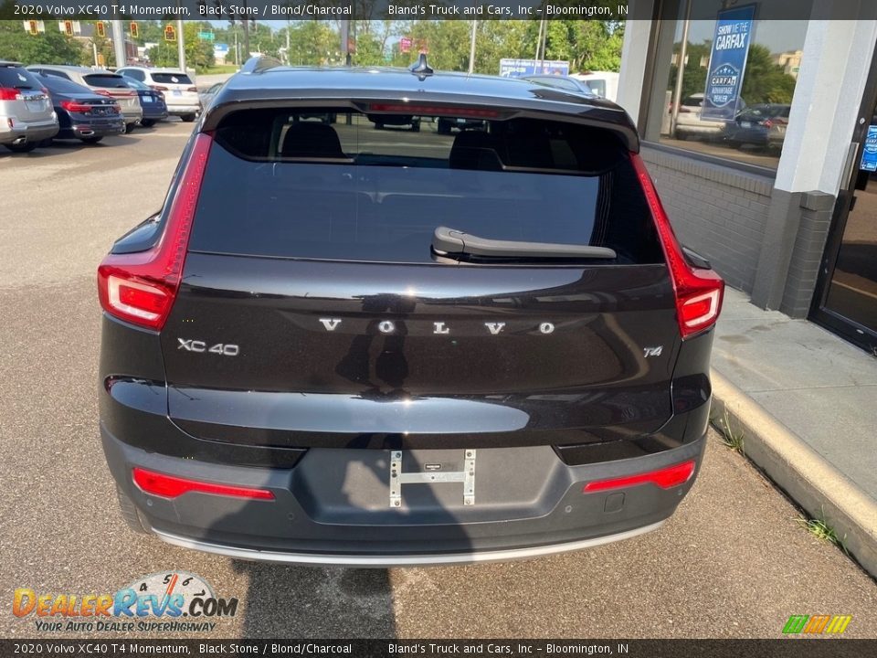 2020 Volvo XC40 T4 Momentum Black Stone / Blond/Charcoal Photo #28