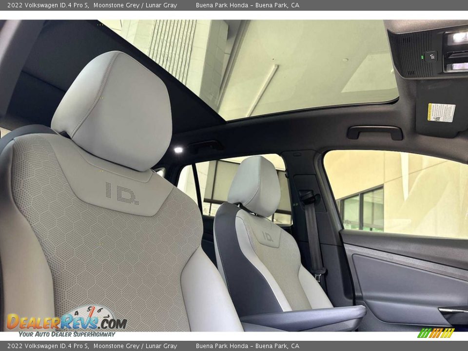 Sunroof of 2022 Volkswagen ID.4 Pro S Photo #19