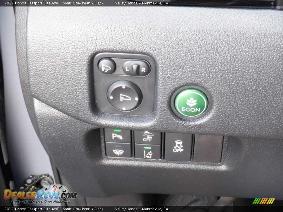 Controls of 2022 Honda Passport Elite AWD Photo #18