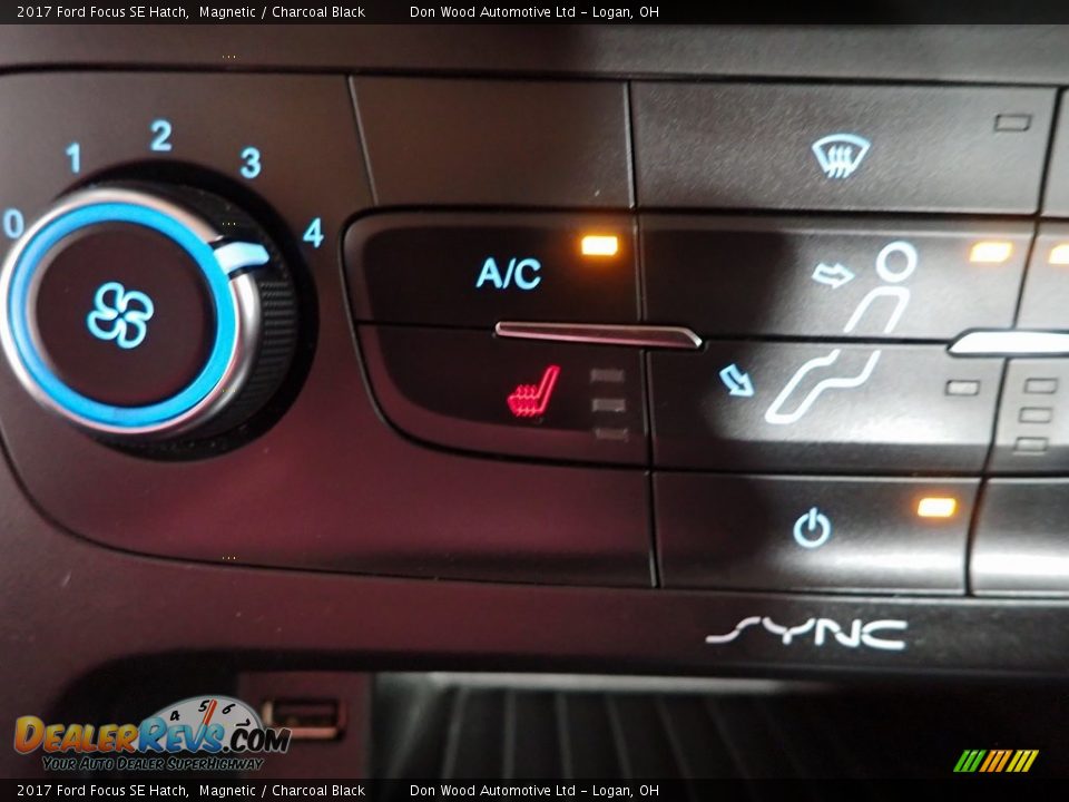 2017 Ford Focus SE Hatch Magnetic / Charcoal Black Photo #3