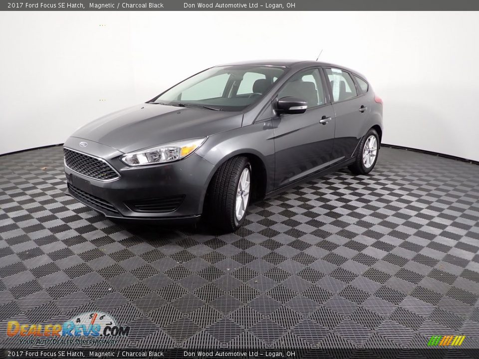 2017 Ford Focus SE Hatch Magnetic / Charcoal Black Photo #6