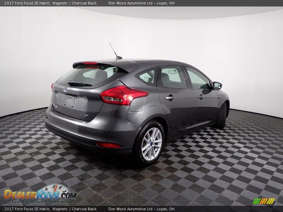 2017 Ford Focus SE Hatch Magnetic / Charcoal Black Photo #11