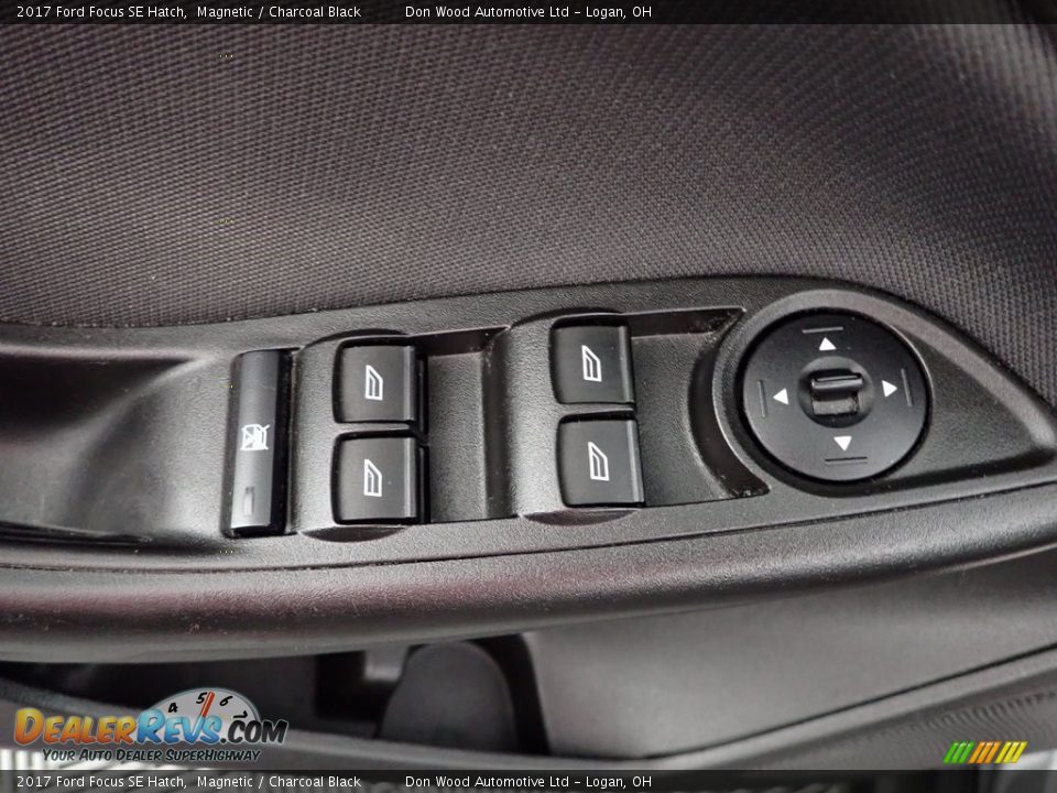 2017 Ford Focus SE Hatch Magnetic / Charcoal Black Photo #13