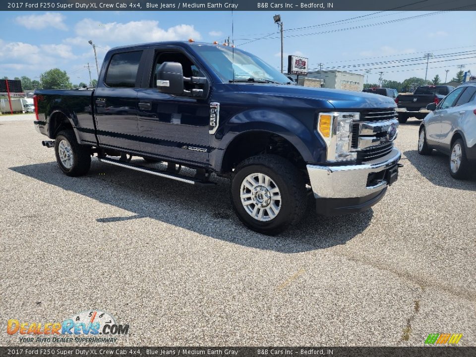 2017 Ford F250 Super Duty XL Crew Cab 4x4 Blue Jeans / Medium Earth Gray Photo #2