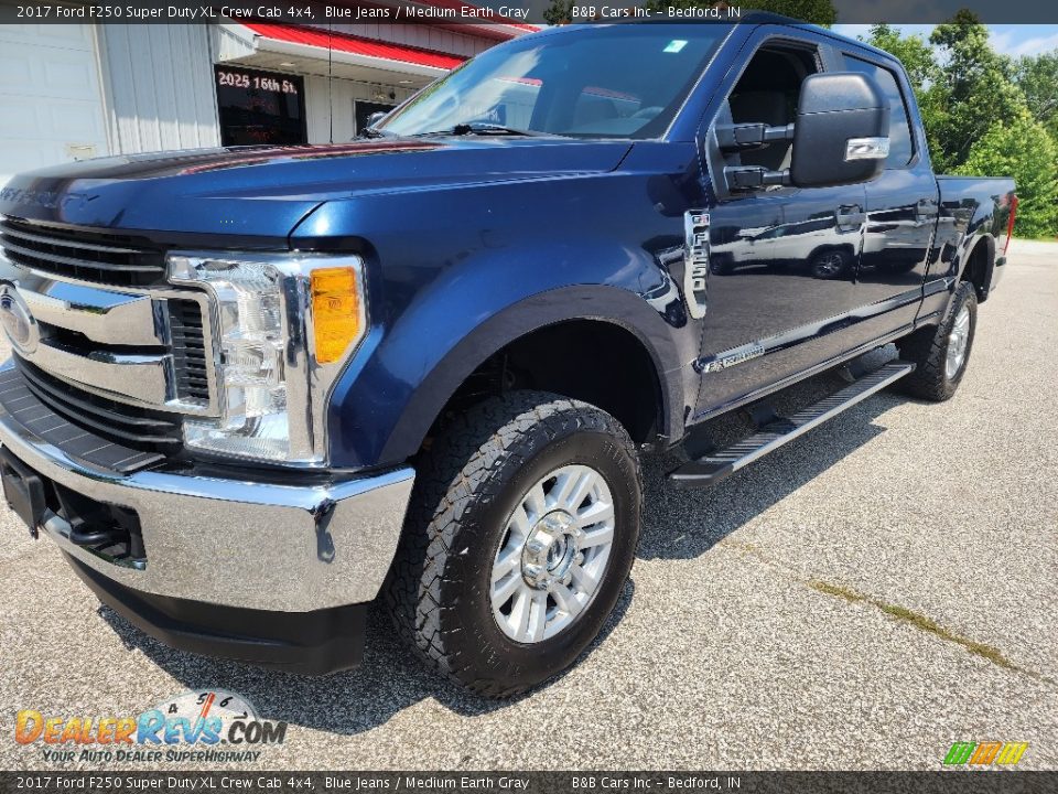 2017 Ford F250 Super Duty XL Crew Cab 4x4 Blue Jeans / Medium Earth Gray Photo #25