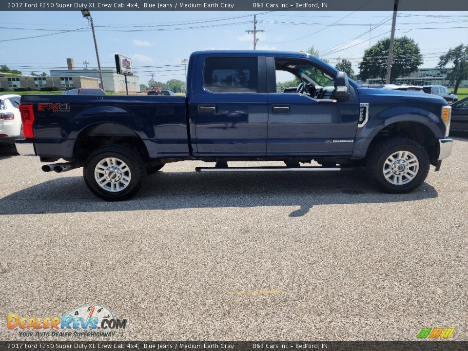 2017 Ford F250 Super Duty XL Crew Cab 4x4 Blue Jeans / Medium Earth Gray Photo #28