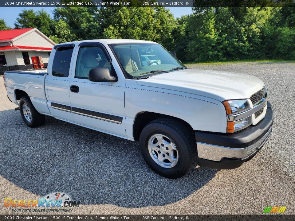Front 3/4 View of 2004 Chevrolet Silverado 1500 LS Extended Cab Photo #6