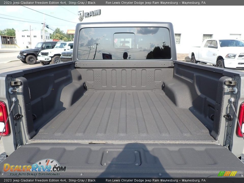 2023 Jeep Gladiator Freedom Edition 4x4 Sting-Gray / Black Photo #6