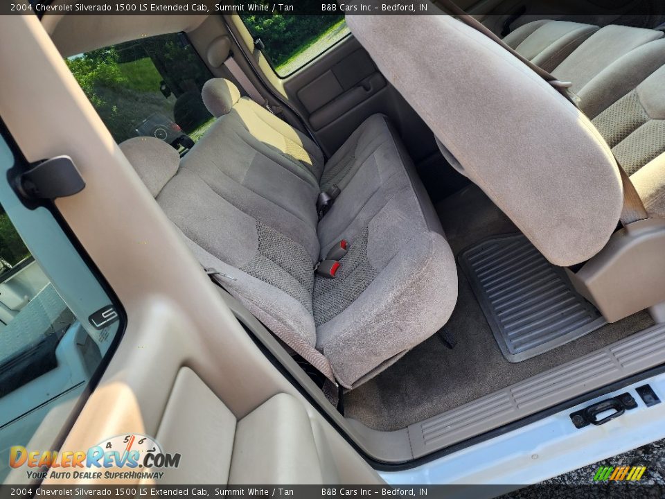 Rear Seat of 2004 Chevrolet Silverado 1500 LS Extended Cab Photo #17