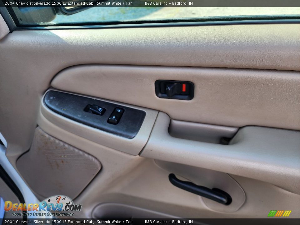 Door Panel of 2004 Chevrolet Silverado 1500 LS Extended Cab Photo #18