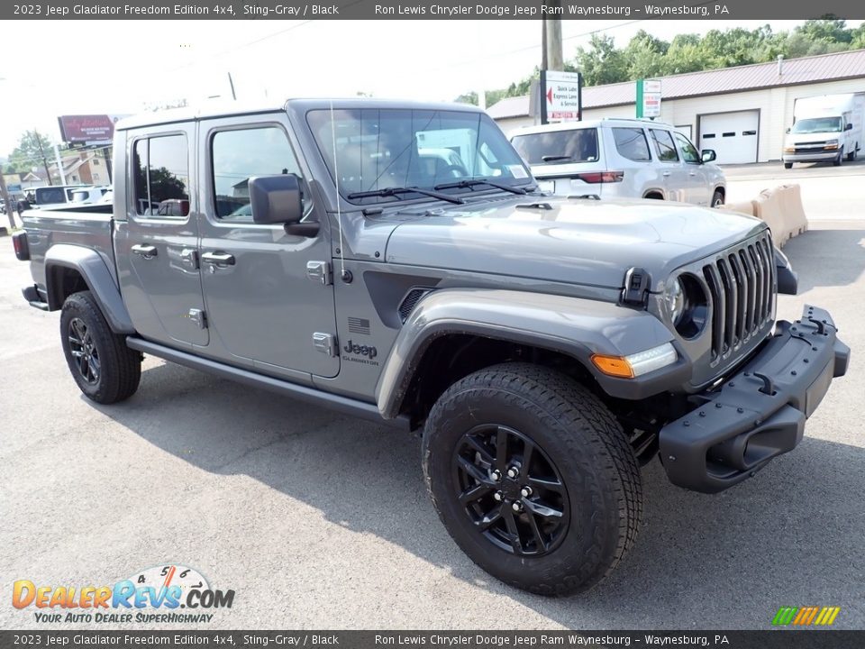 Front 3/4 View of 2023 Jeep Gladiator Freedom Edition 4x4 Photo #9