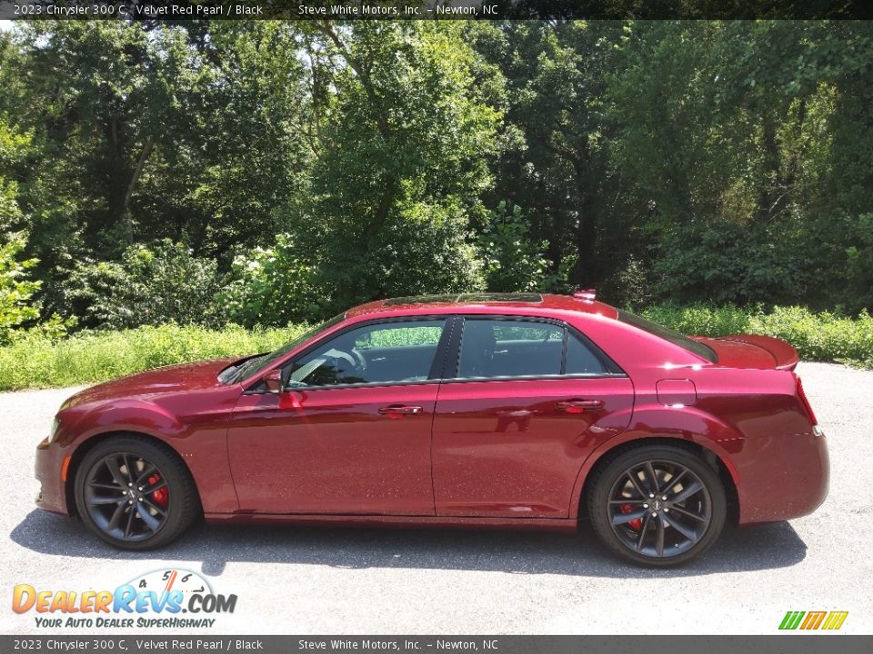 Velvet Red Pearl 2023 Chrysler 300 C Photo #1