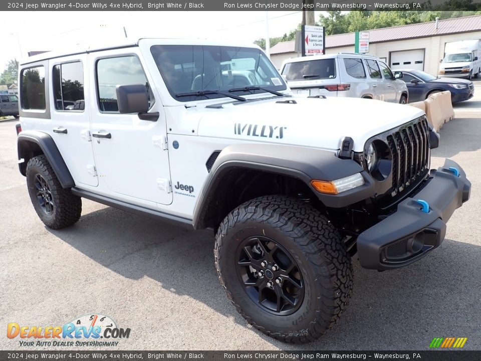 Front 3/4 View of 2024 Jeep Wrangler 4-Door Willys 4xe Hybrid Photo #9