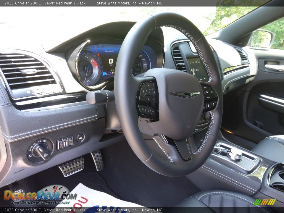 2023 Chrysler 300 C Steering Wheel Photo #12