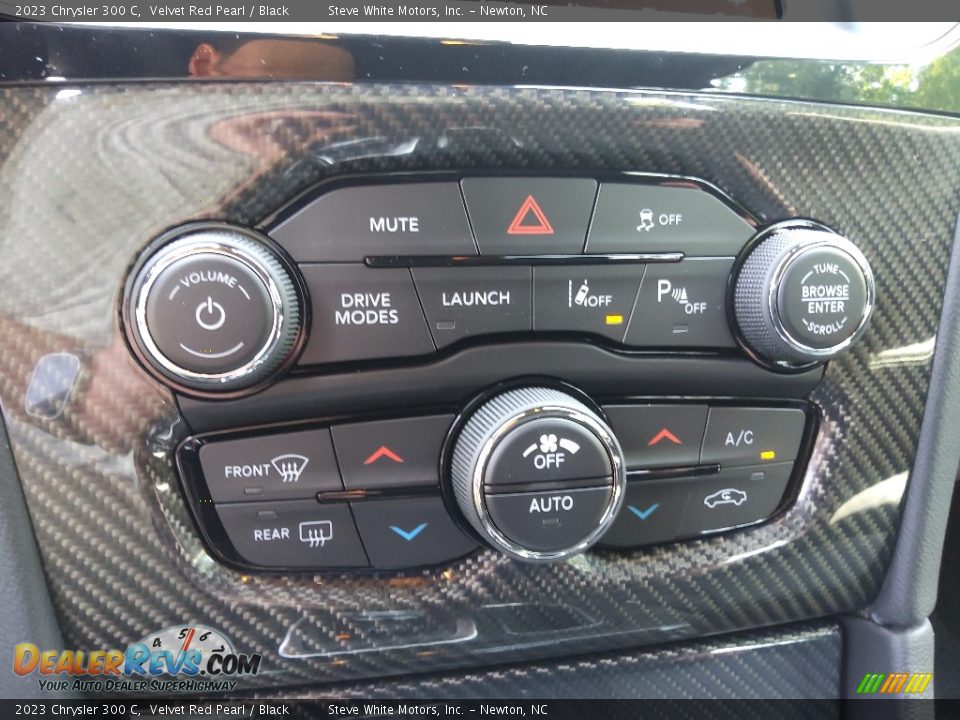 Controls of 2023 Chrysler 300 C Photo #16