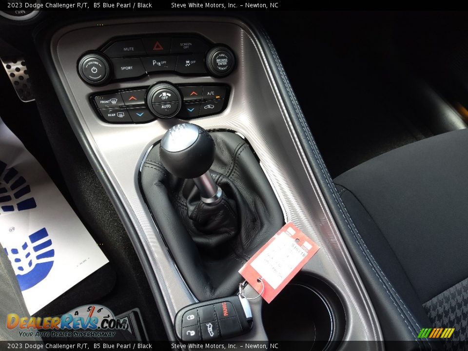 2023 Dodge Challenger R/T Shifter Photo #18