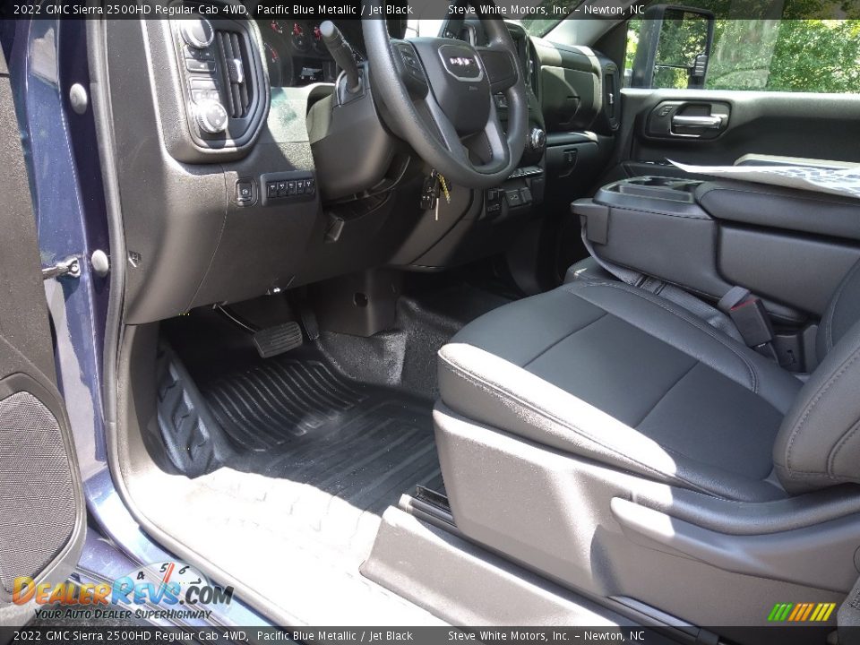 Front Seat of 2022 GMC Sierra 2500HD Regular Cab 4WD Photo #21