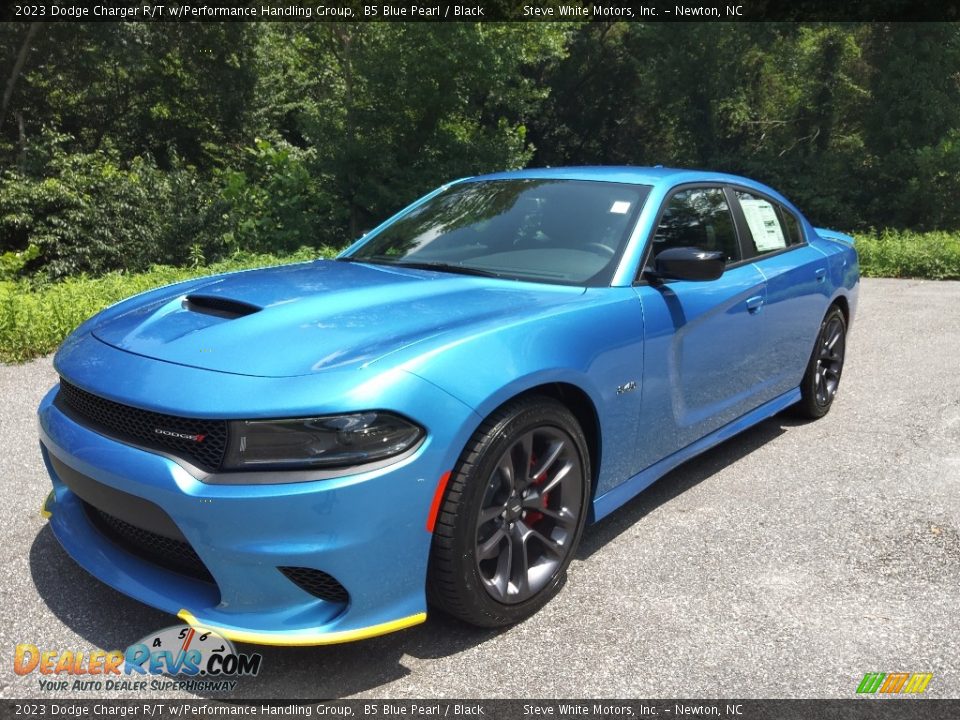 2023 Dodge Charger R/T w/Performance Handling Group B5 Blue Pearl / Black Photo #2