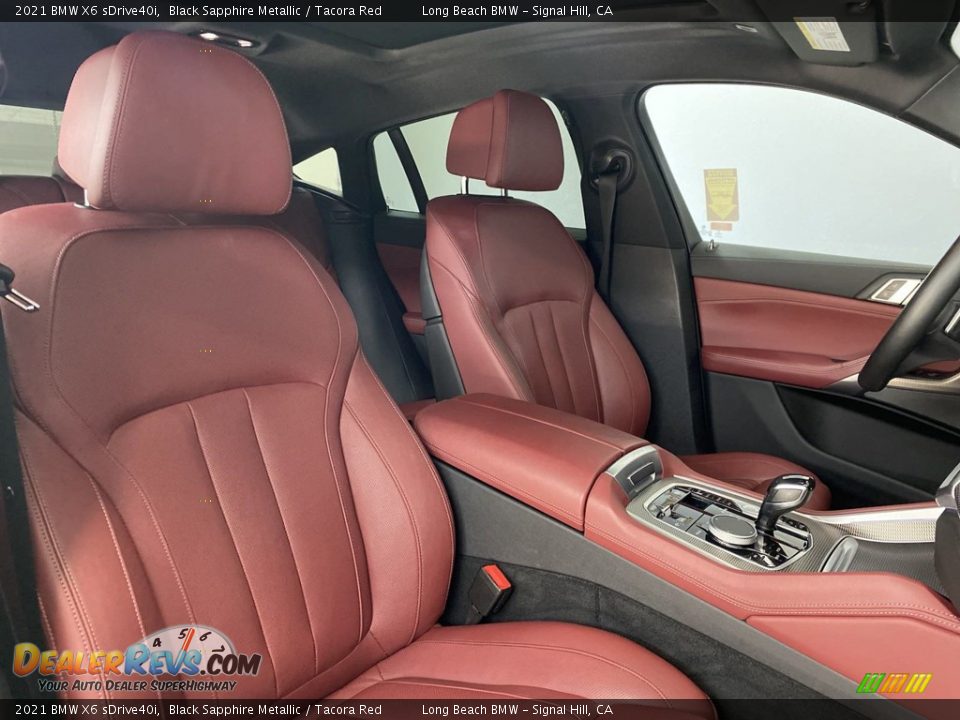 Front Seat of 2021 BMW X6 sDrive40i Photo #33