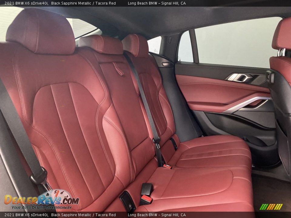 Rear Seat of 2021 BMW X6 sDrive40i Photo #36