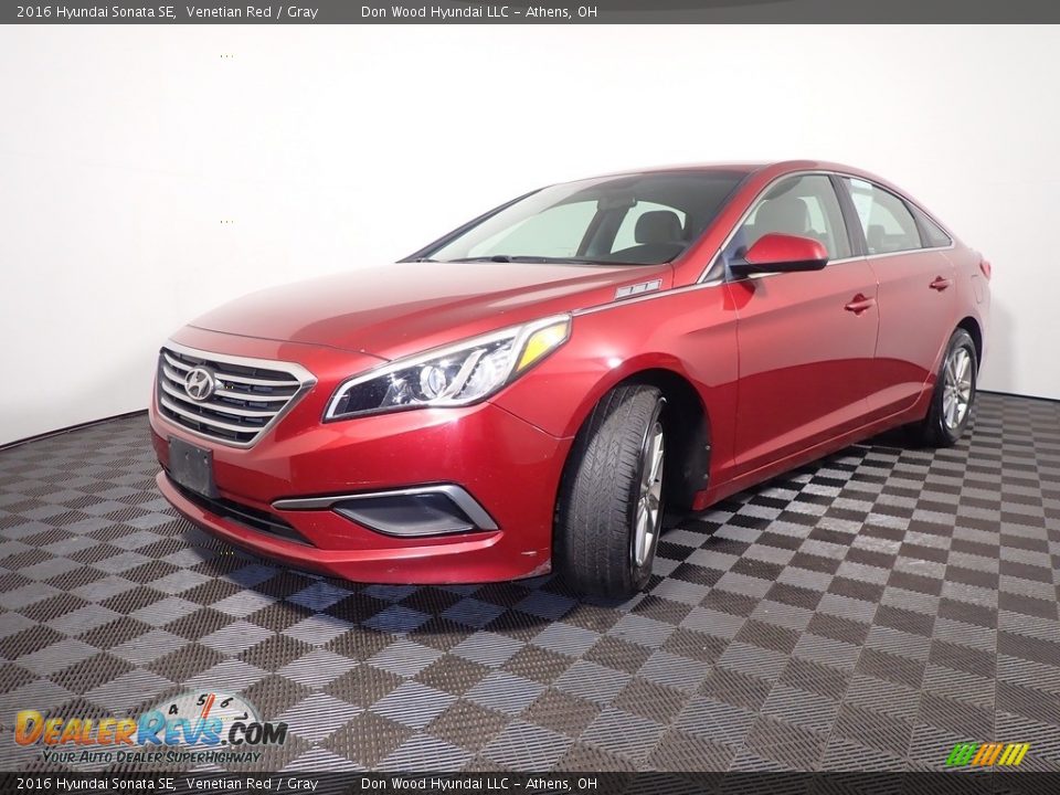 2016 Hyundai Sonata SE Venetian Red / Gray Photo #6