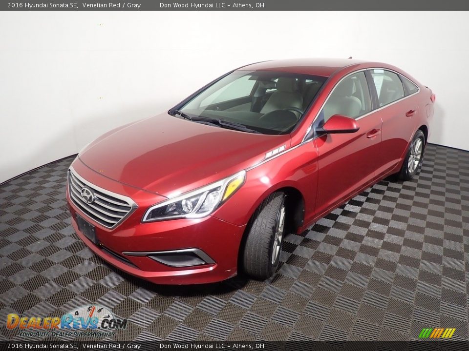 2016 Hyundai Sonata SE Venetian Red / Gray Photo #7